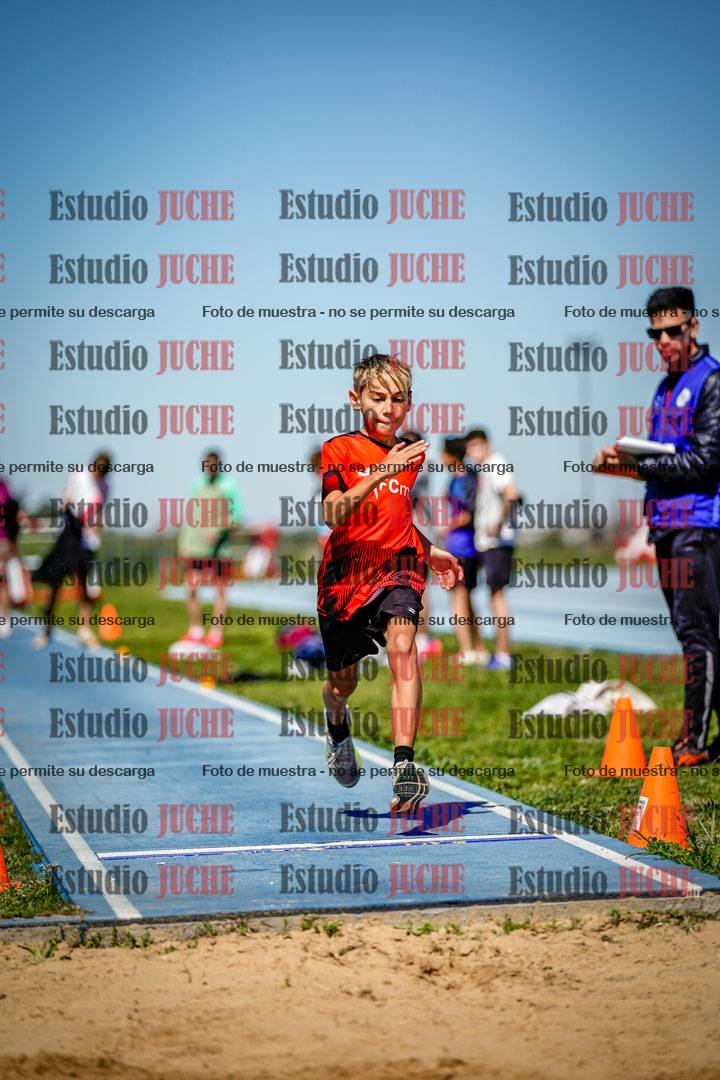 Fotos del salto en largo de varones - U15