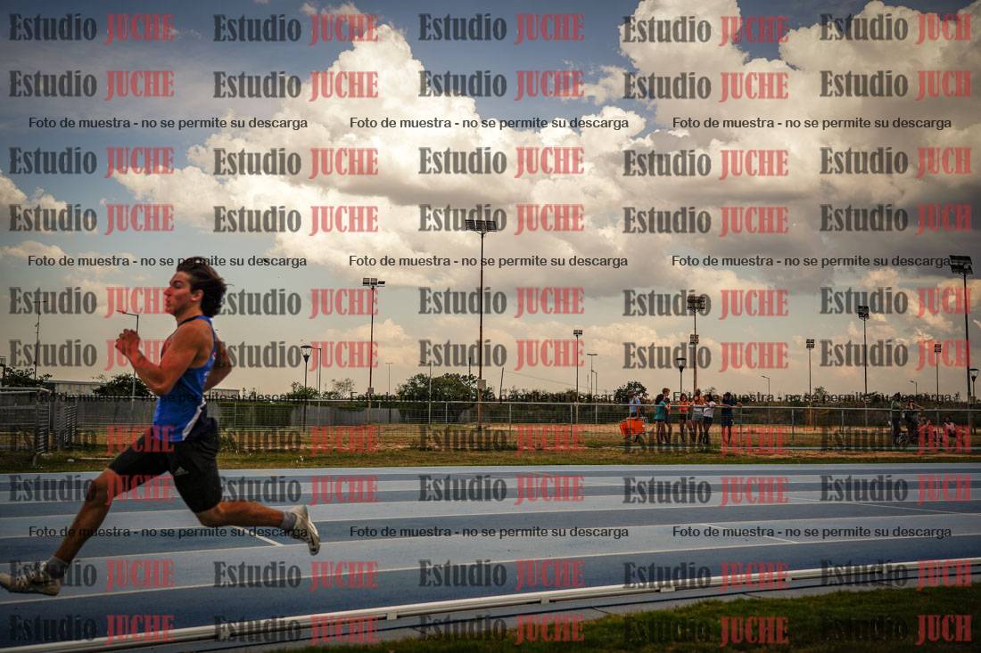 Fotos de los 300 m llanos de varones