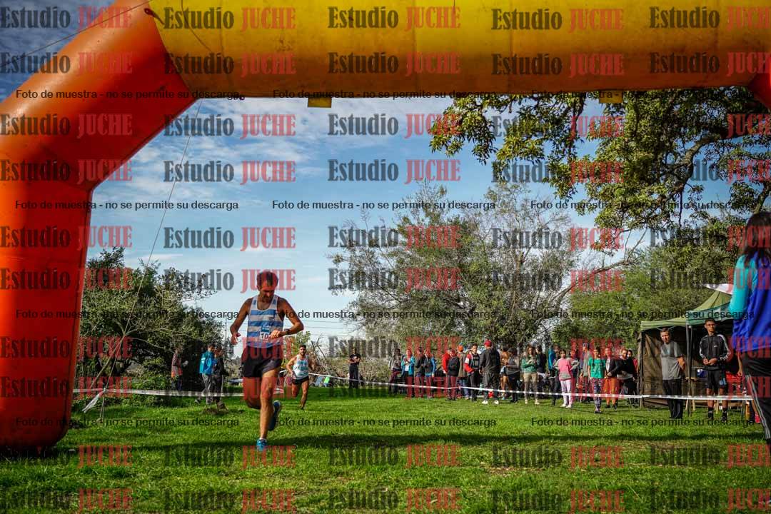 Fotos de la llegada del cross de 4000 m - varones