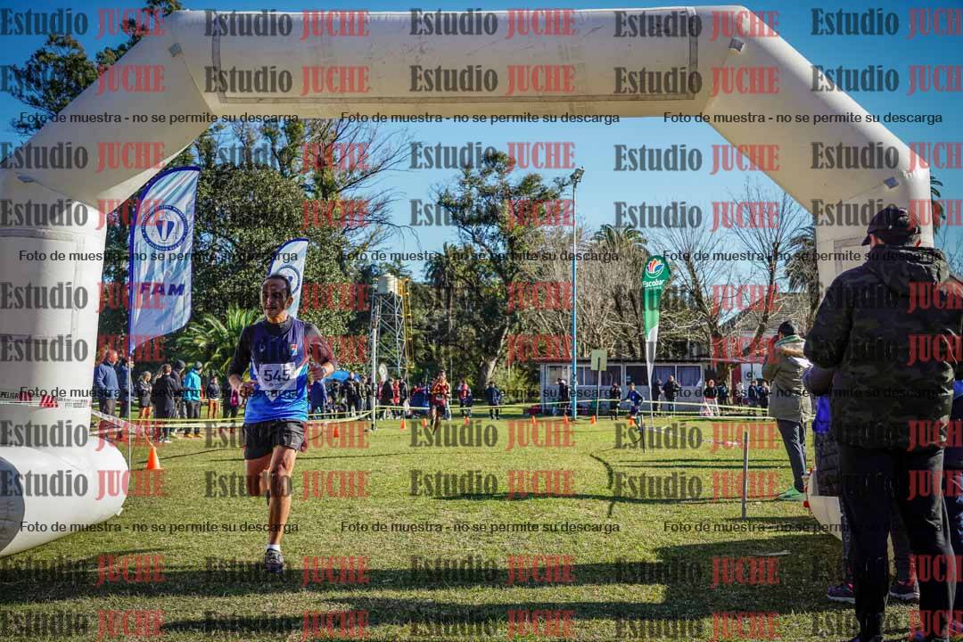 Fotos de la llegada del cross de 4000 m - varones
