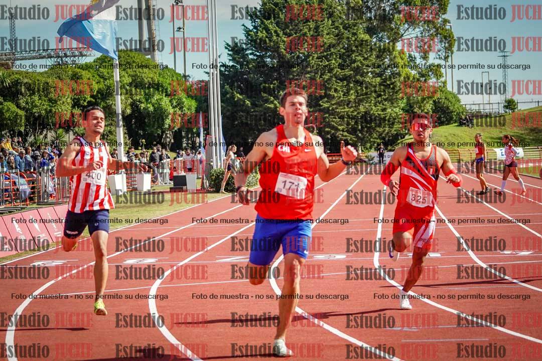 Fotos de los 200 m llanos de varones
