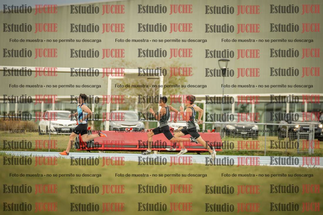 Fotos de los 300 m llanos de varones