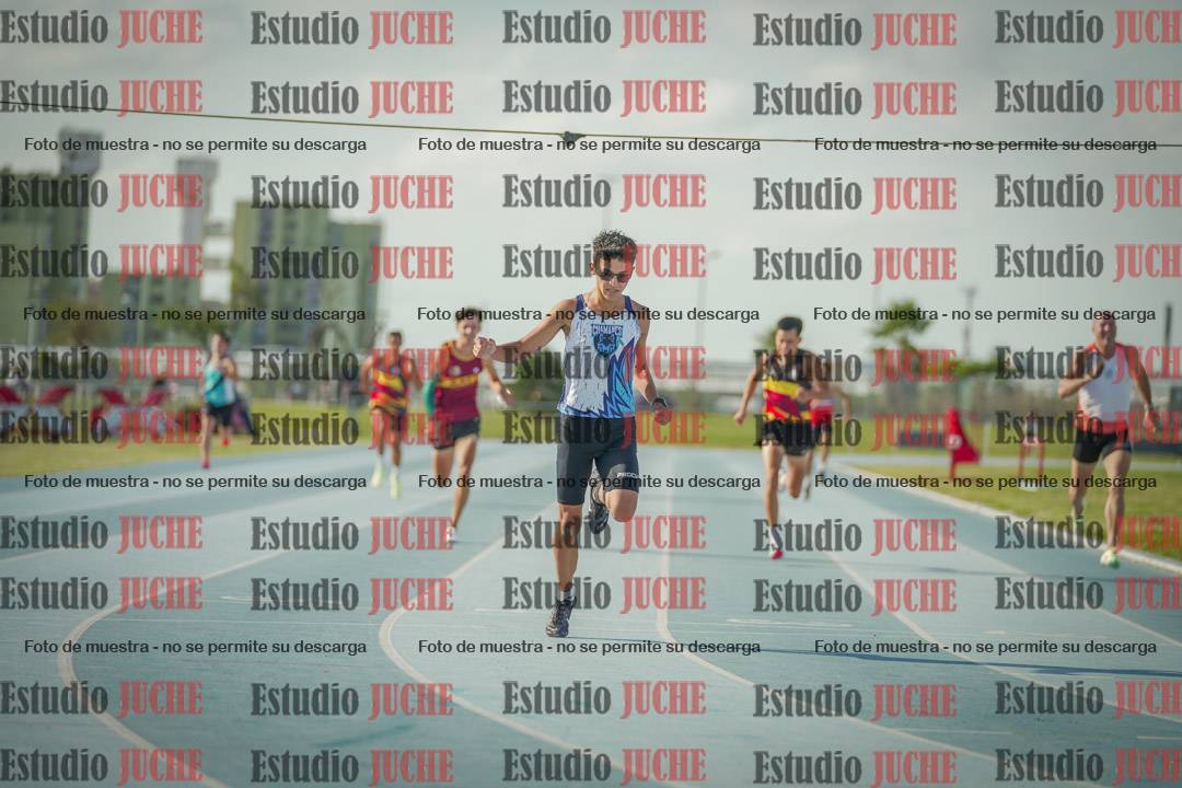 Fotos de los 400 m llanos de varones