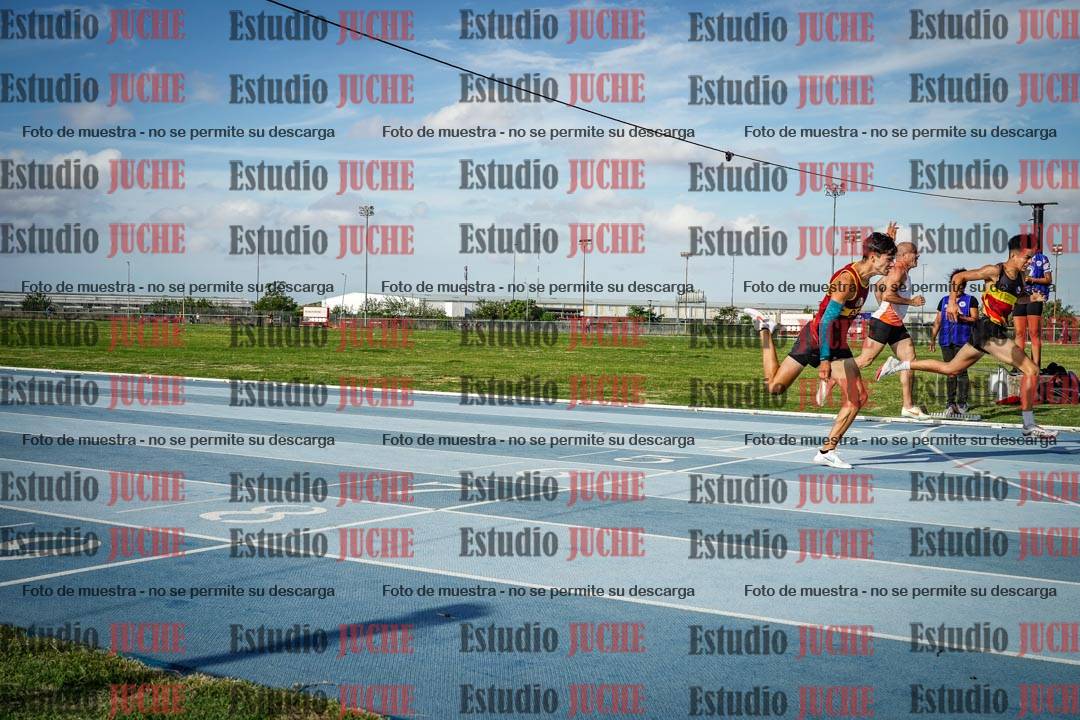 Fotos de los 400 m llanos de varones