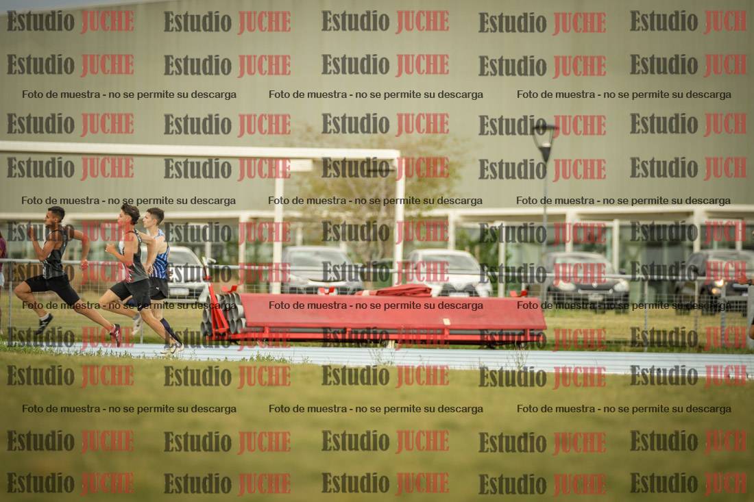 Fotos de los 300 m llanos de varones