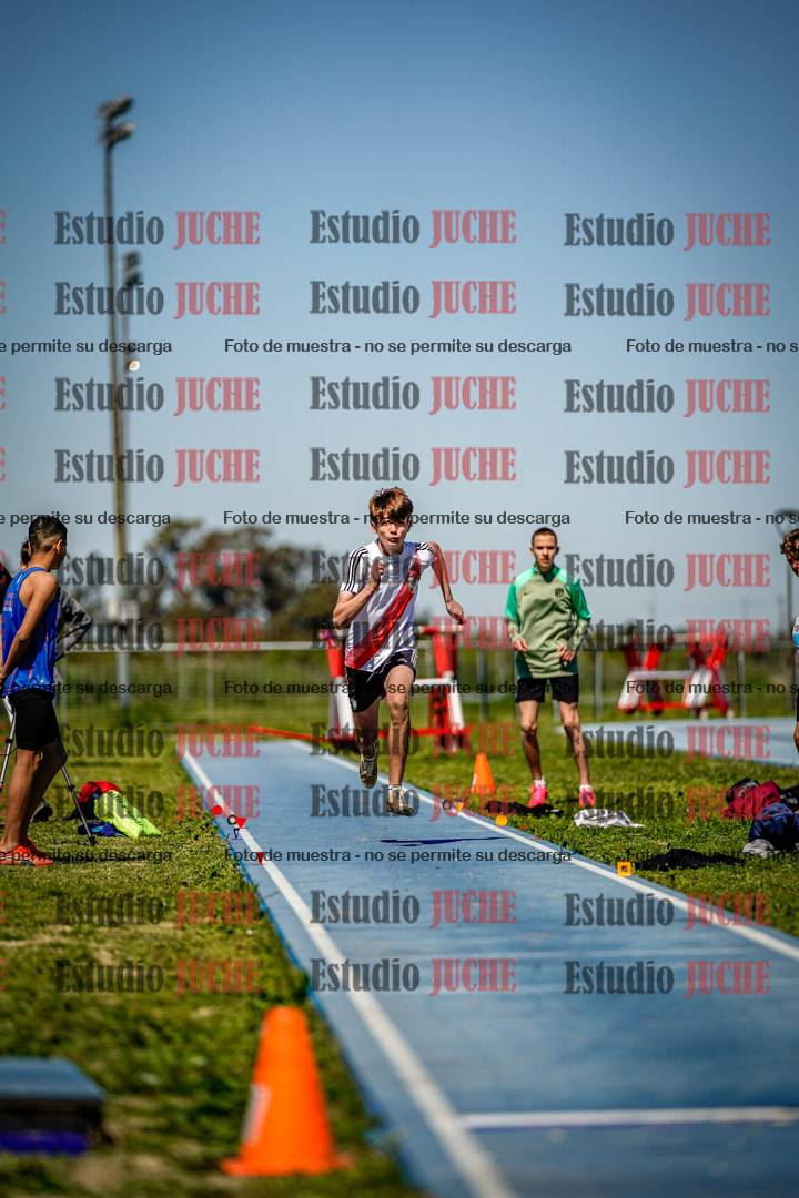 Fotos del salto en largo de varones - U15