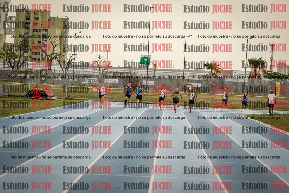 Fotos de los 300 m llanos de varones