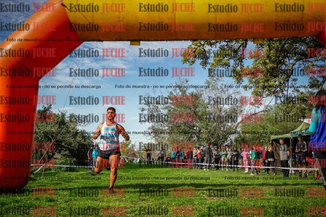 Fotos de la llegada del cross de 4000 m - varones
