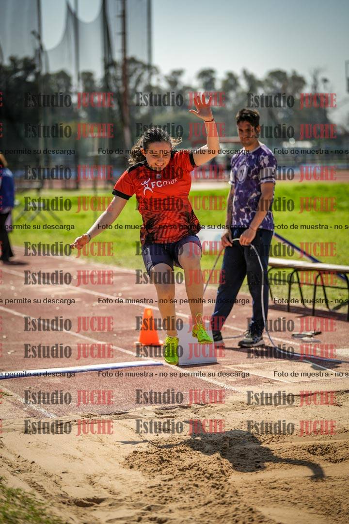 Fotos del salto en largo de mujeres - ambas categorías