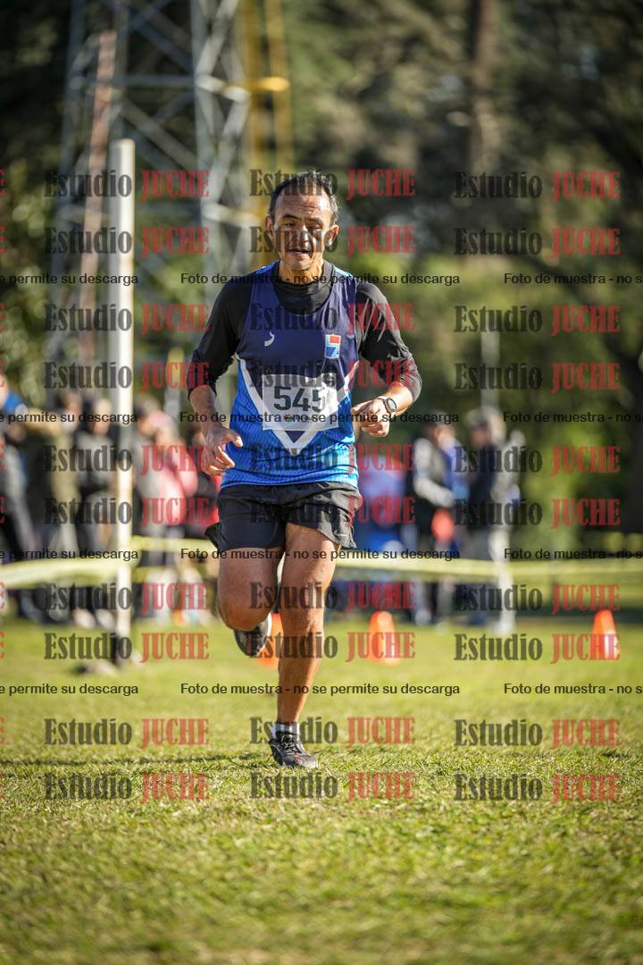 Fotos de la llegada del cross de 4000 m - varones