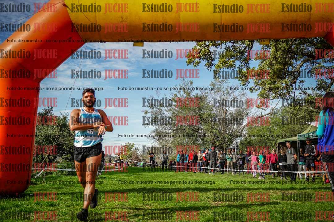 Fotos de la llegada del cross de 4000 m - varones