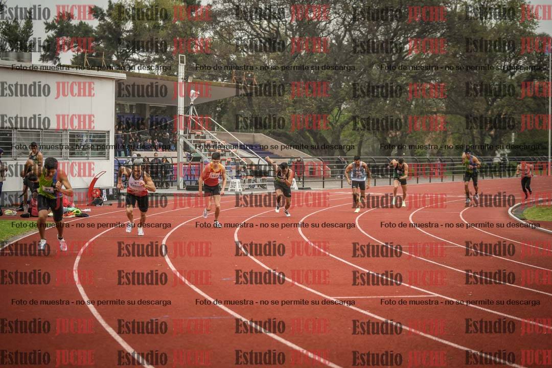 Fotos de los 800 m llanos de varones