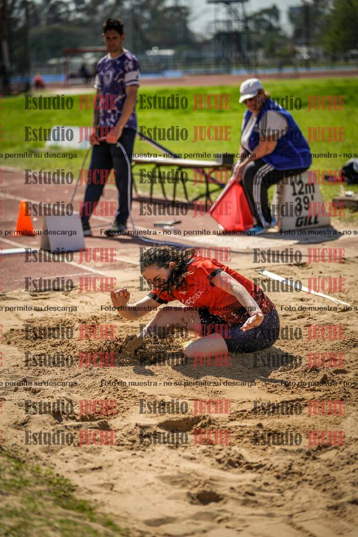 Fotos del salto en largo de mujeres - ambas categorías