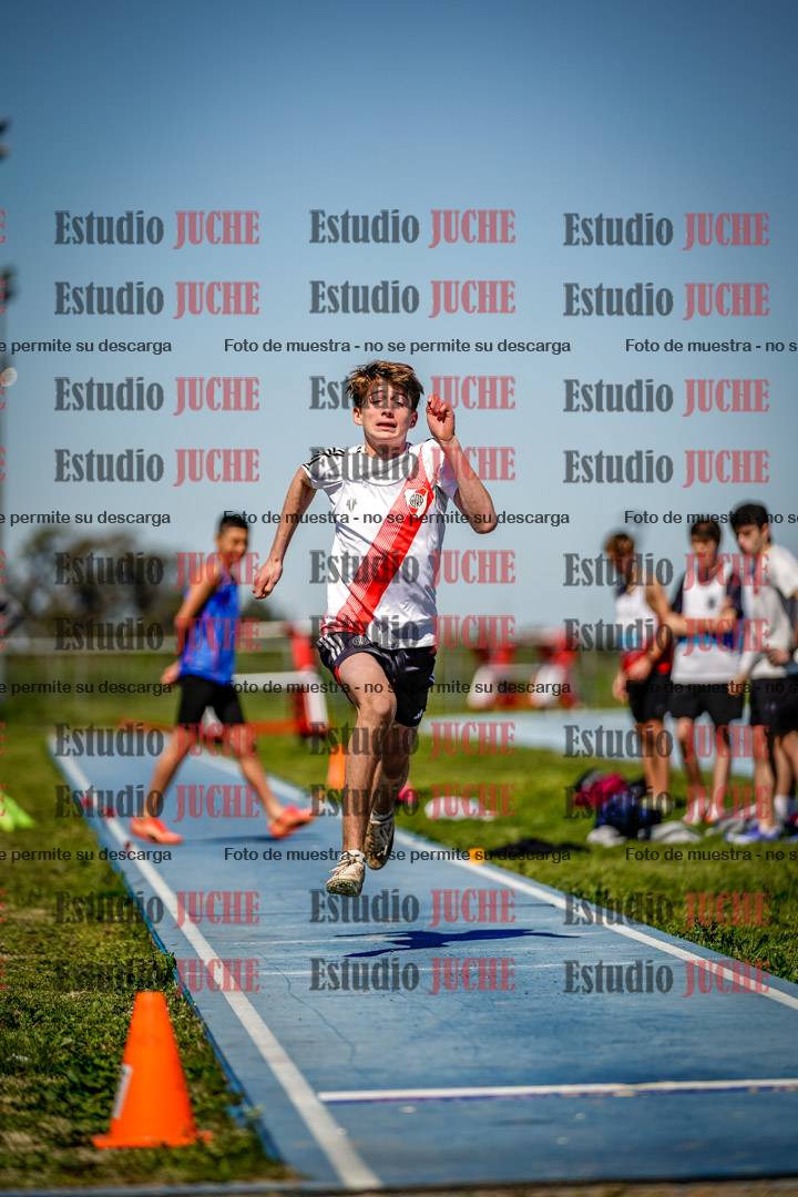 Fotos del salto en largo de varones - U15