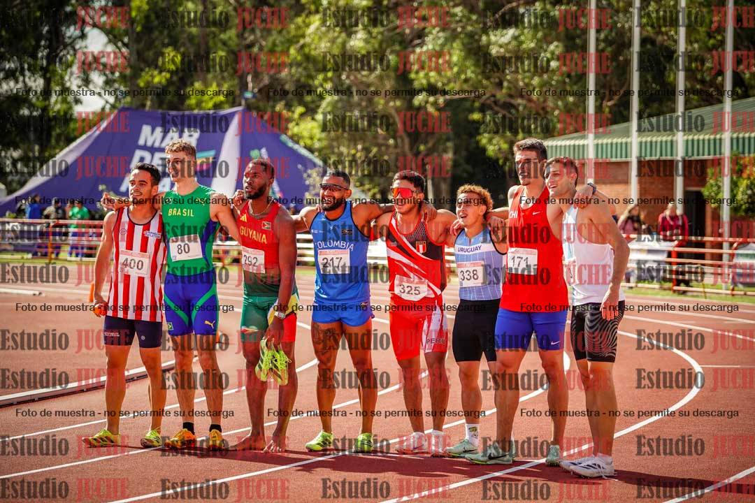 Fotos de algunos extras y podios del día 3