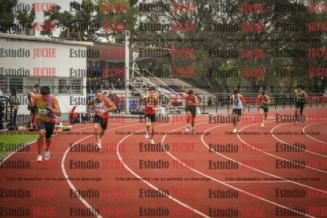 Fotos de los 800 m llanos de varones