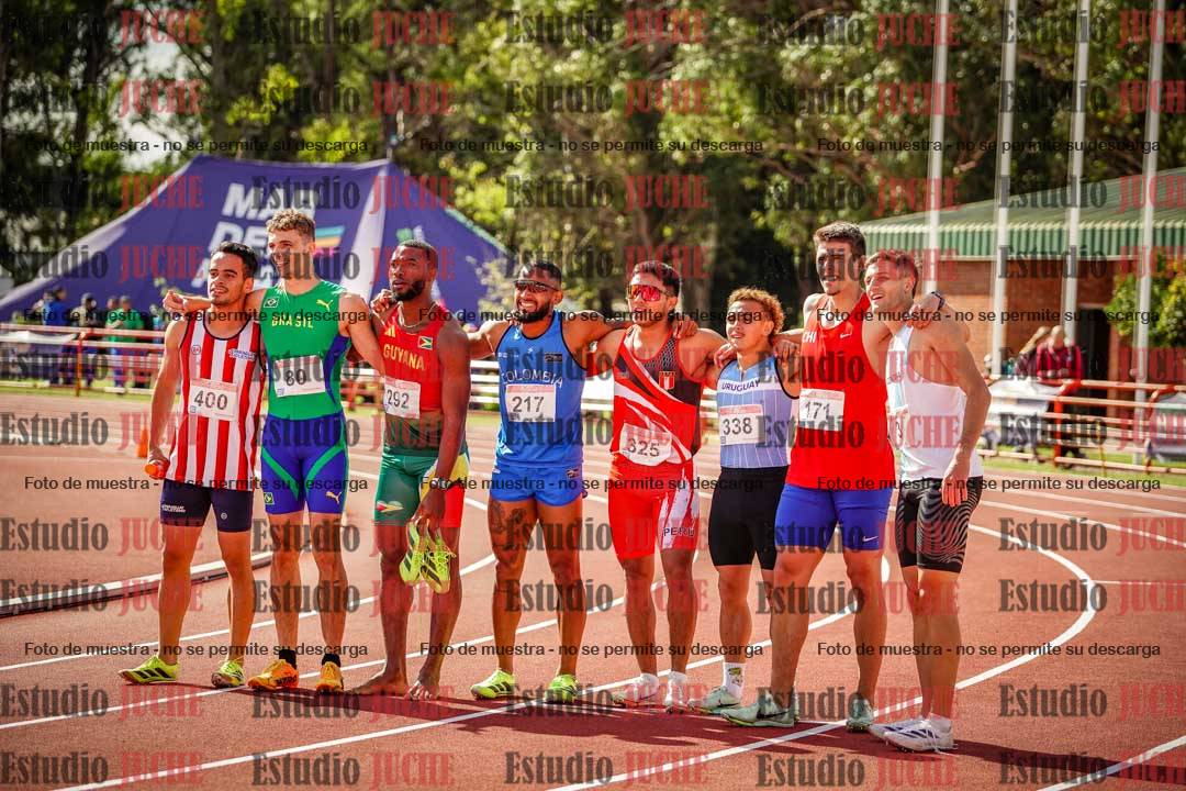 Fotos de algunos extras y podios del día 3