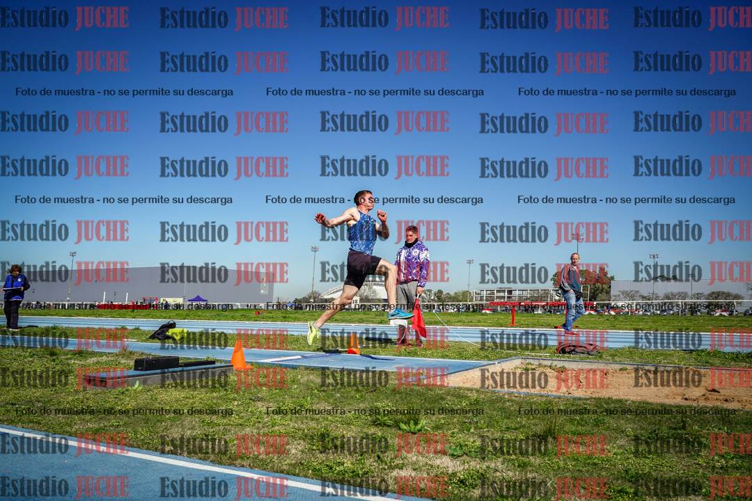 Fotos del salto en largo de varones