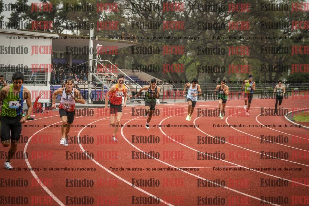 Fotos de los 800 m llanos de varones