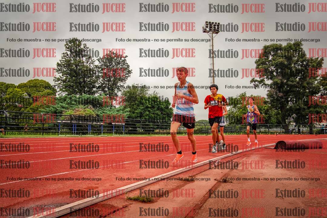 Fotos de los 2400 m llanos de varones