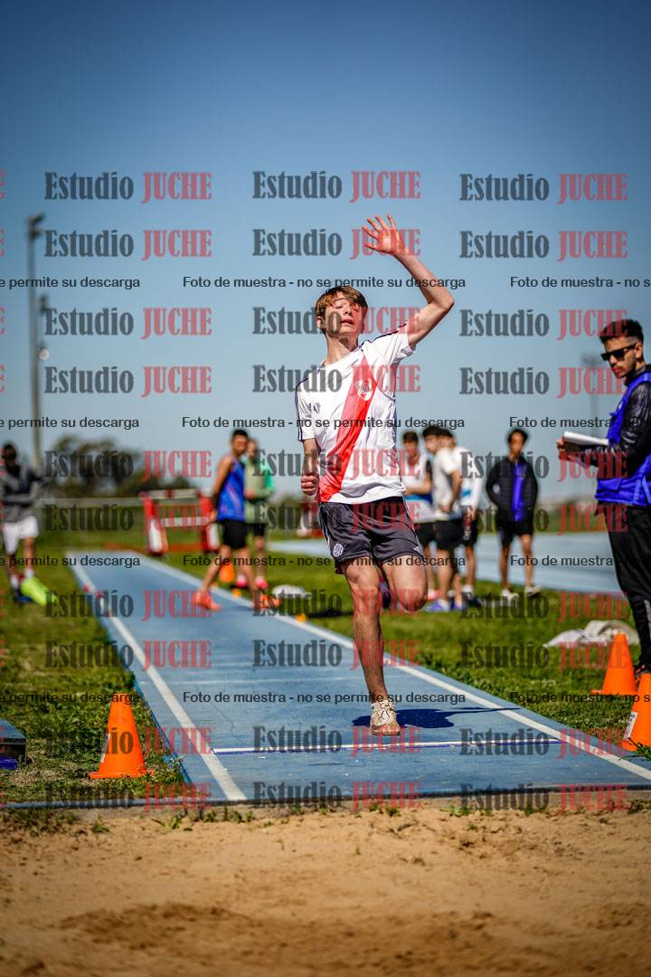 Fotos del salto en largo de varones - U15