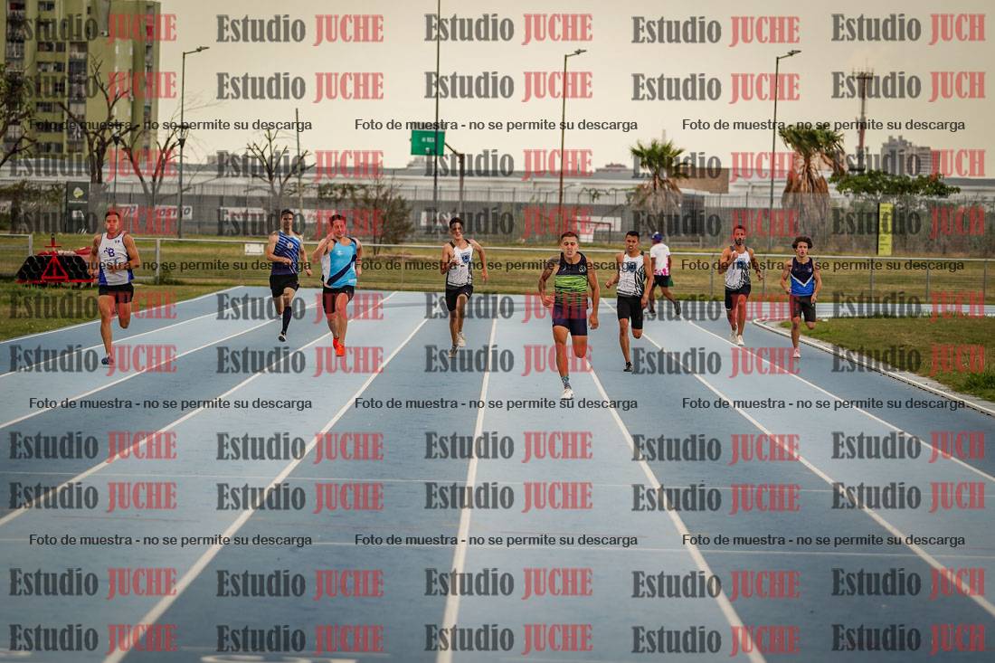 Fotos de los 300 m llanos de varones