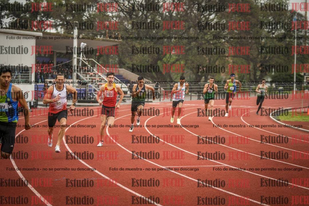 Fotos de los 800 m llanos de varones