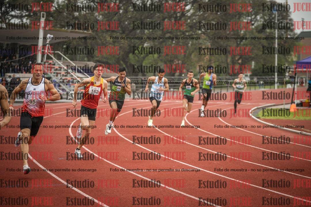 Fotos de los 800 m llanos de varones