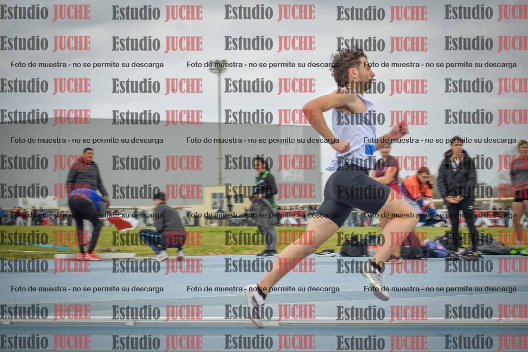 Fotos de los 400 m llanos de varones