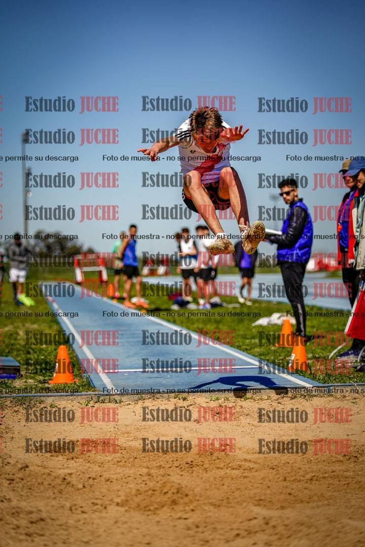 Fotos del salto en largo de varones - U15