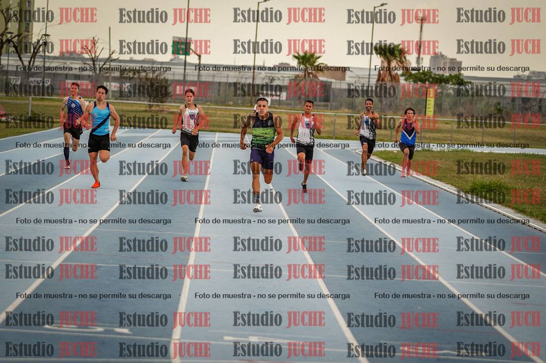 Fotos de los 300 m llanos de varones