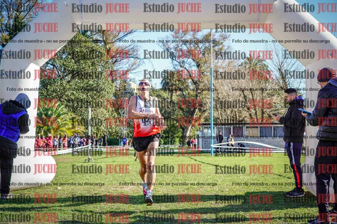 Fotos de la llegada del cross de 4000 m - varones