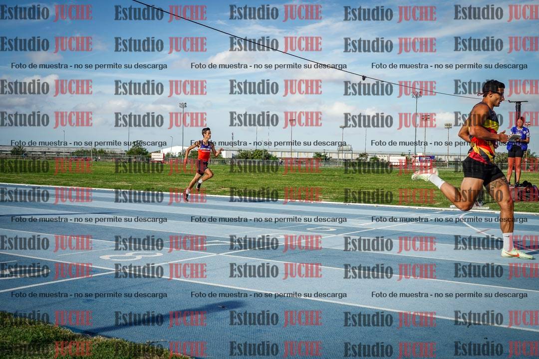 Fotos de los 400 m llanos de varones