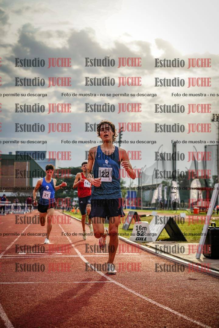 Fotos de los 3000 m con obstáculos de varones