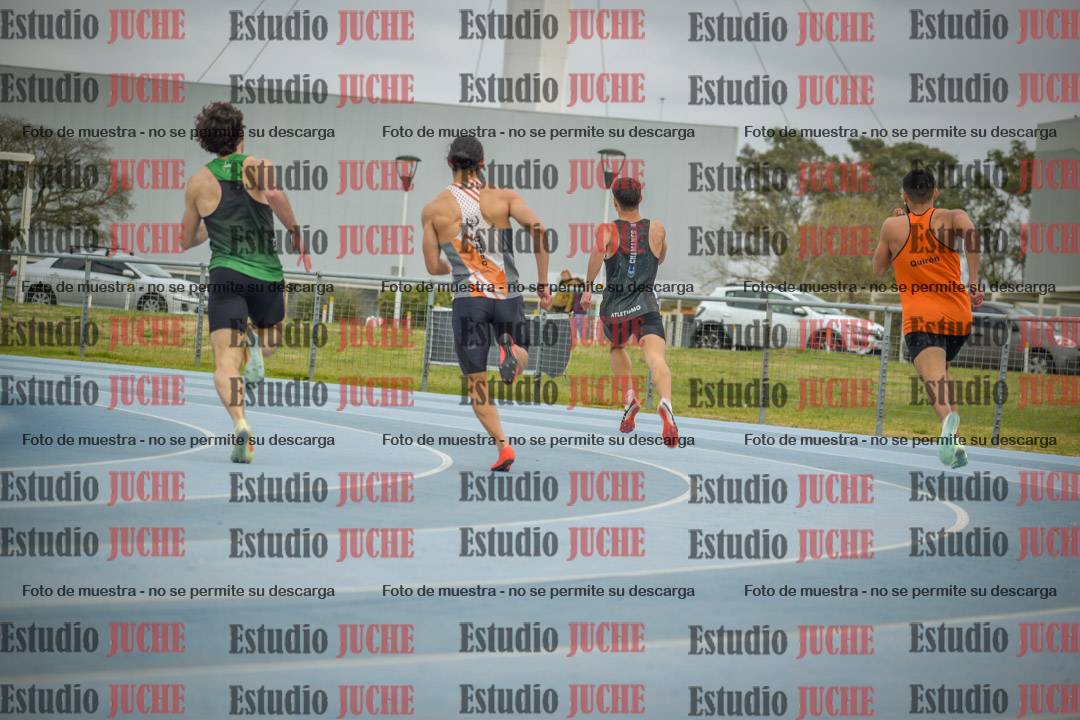 Fotos de los 400 m llanos de varones