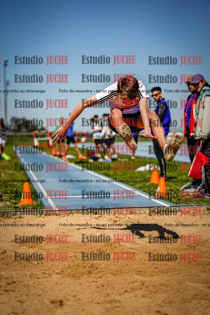 Fotos del salto en largo de varones - U15