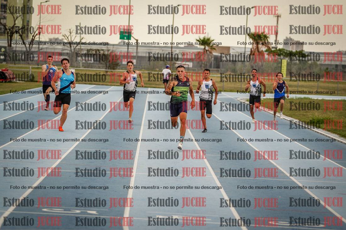 Fotos de los 300 m llanos de varones