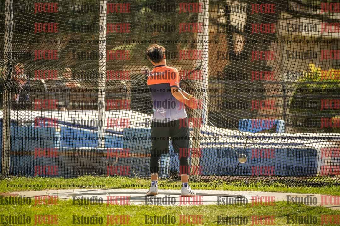 Fotos del lanzamiento de martillo de varones