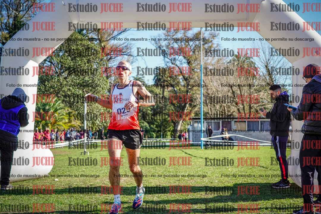 Fotos de la llegada del cross de 4000 m - varones