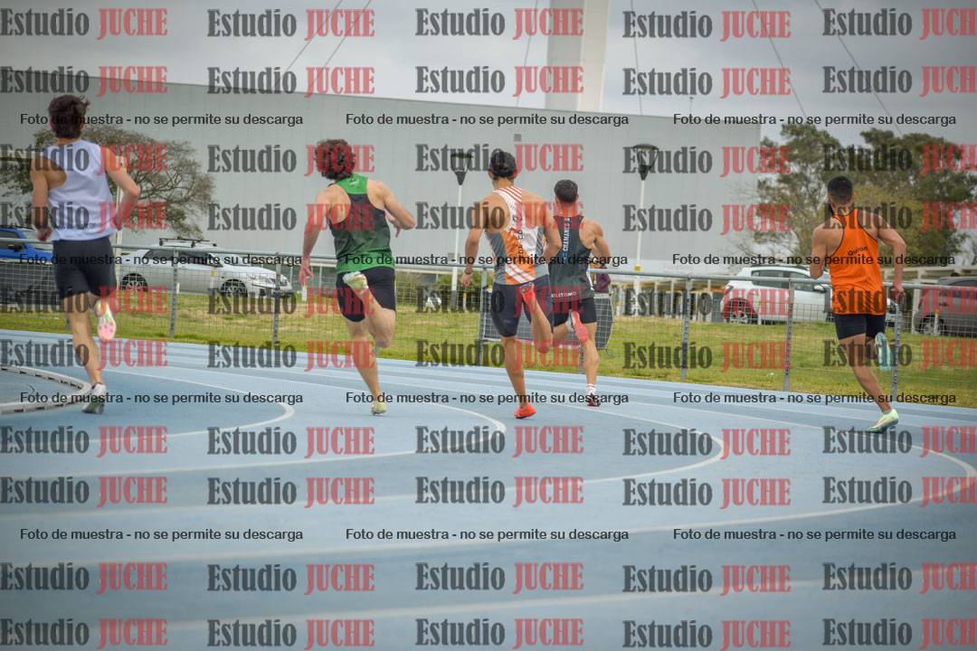 Fotos de los 400 m llanos de varones