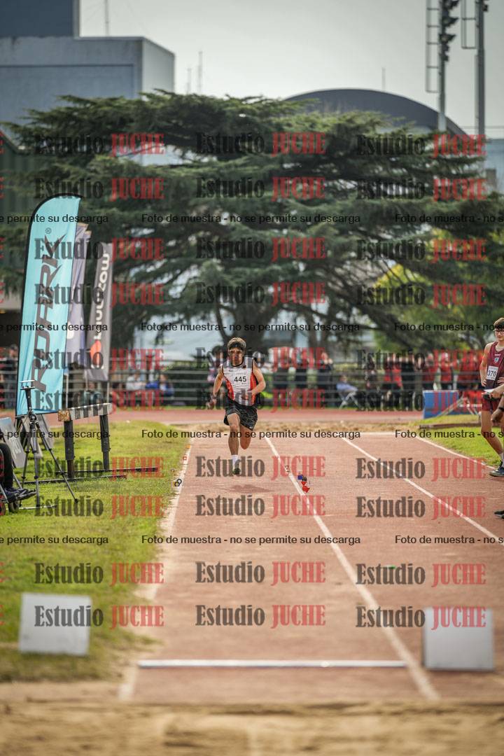 Fotos del salto en largo de varones