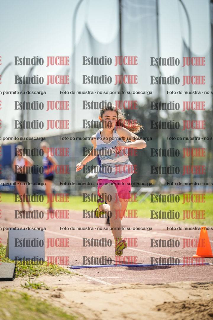 Fotos del salto en largo de mujeres - ambas categorías