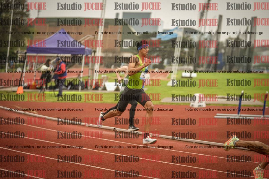 Fotos de los 800 m llanos de varones