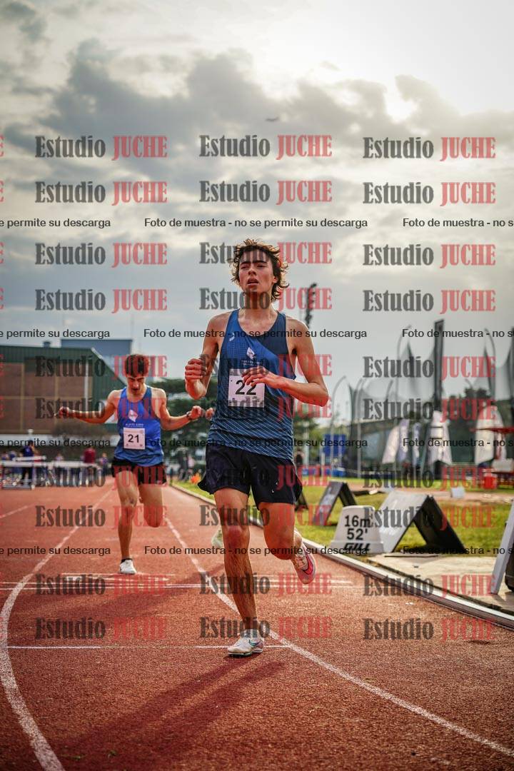 Fotos de los 3000 m con obstáculos de varones