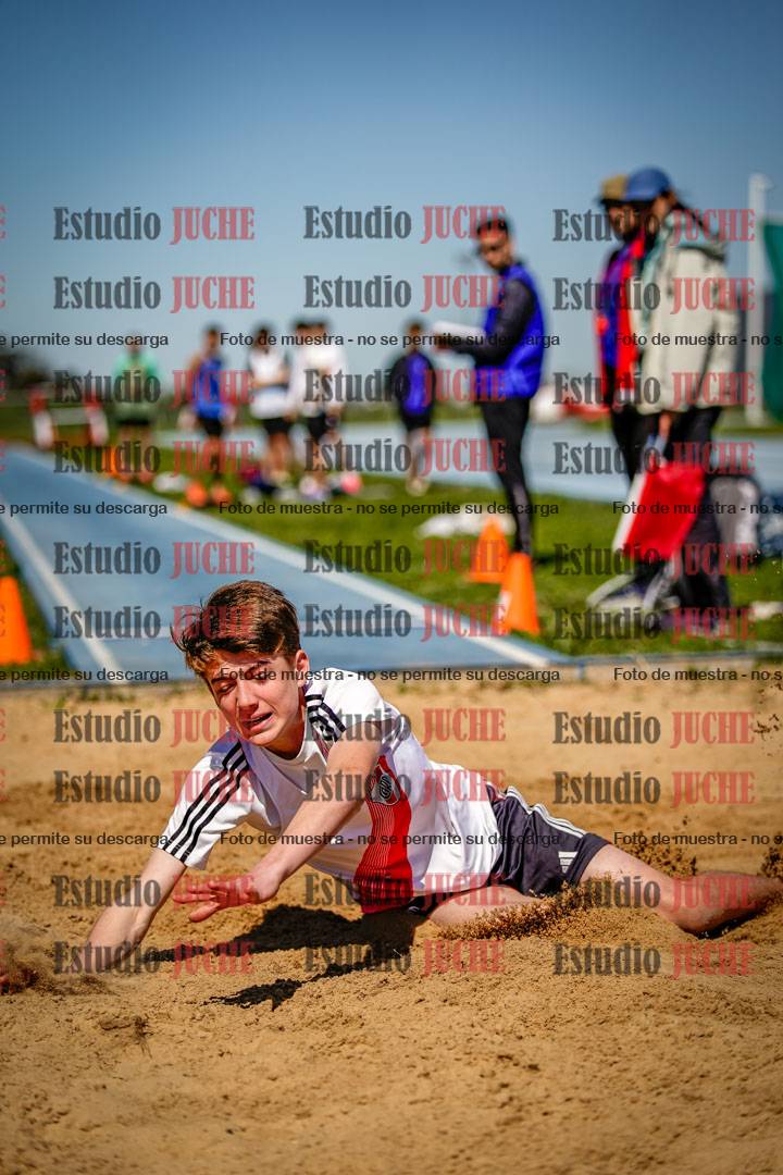 Fotos del salto en largo de varones - U15
