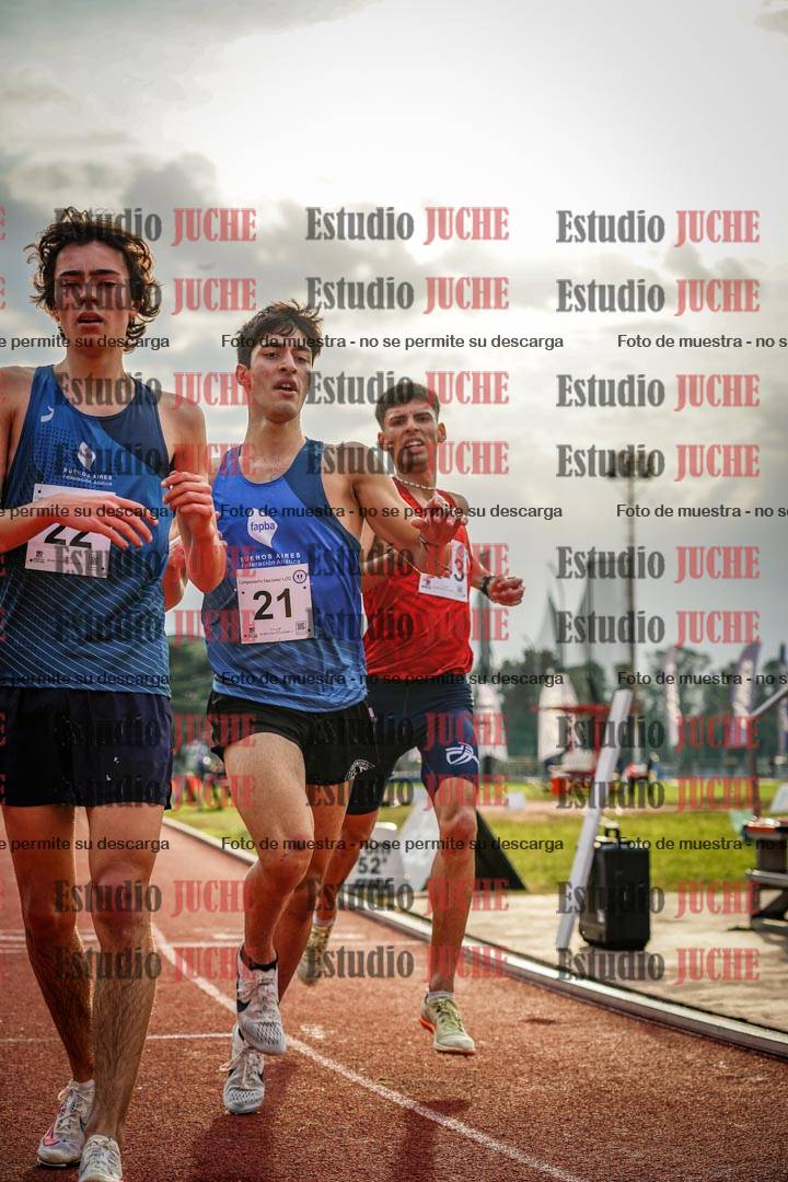 Fotos de los 3000 m con obstáculos de varones
