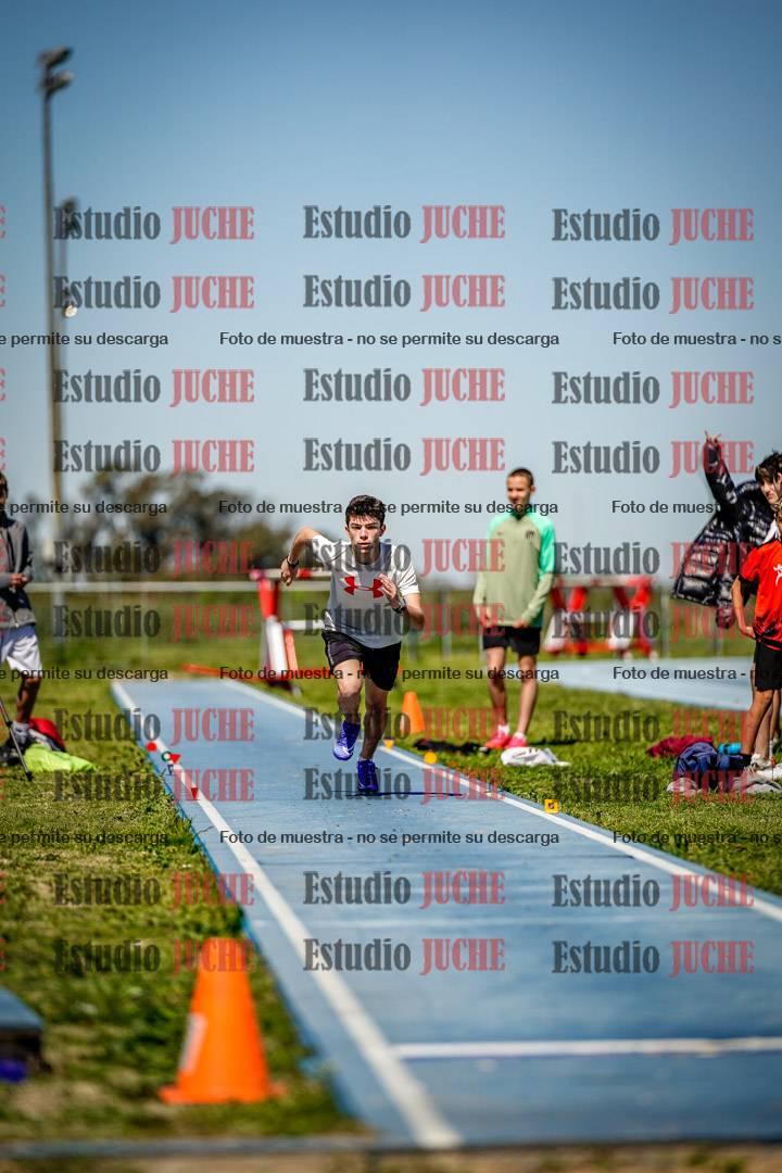 Fotos del salto en largo de varones - U15