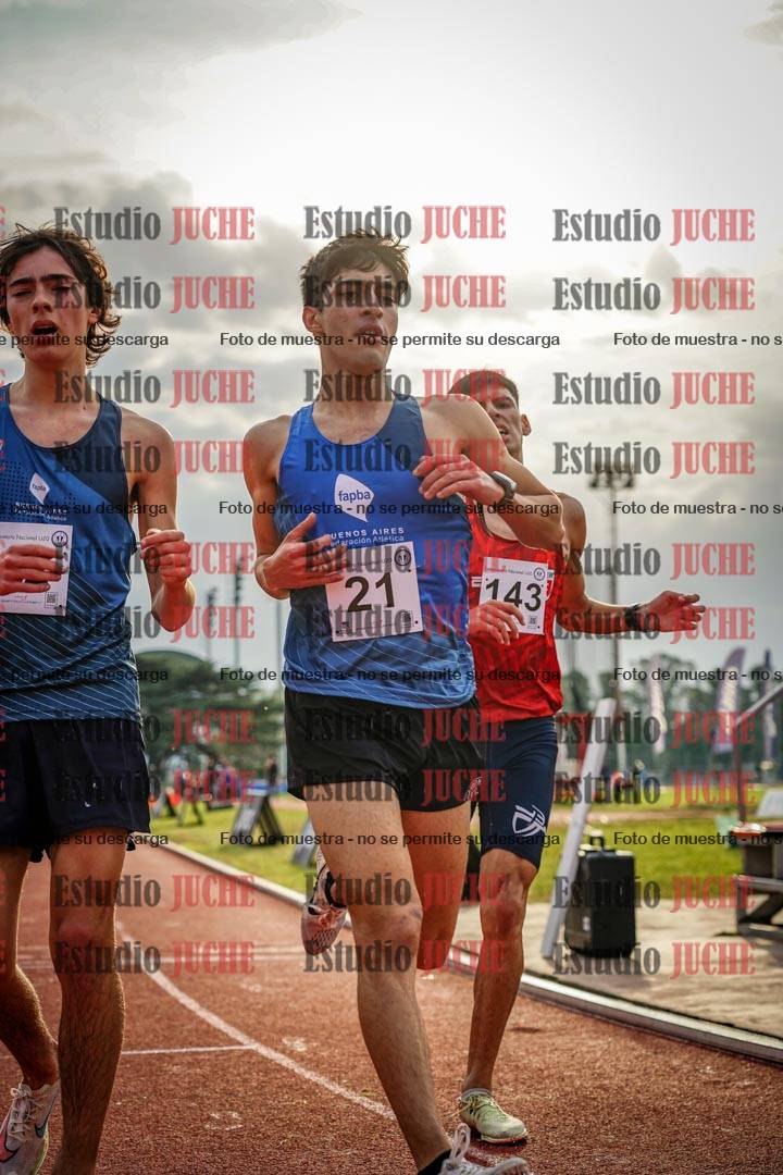 Fotos de los 3000 m con obstáculos de varones