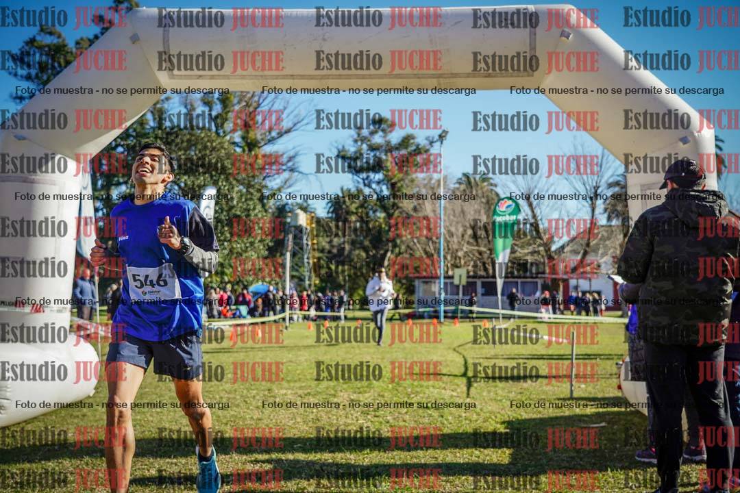 Fotos de la llegada del cross de 4000 m - varones