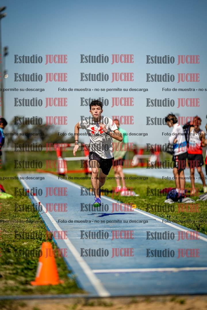 Fotos del salto en largo de varones - U15